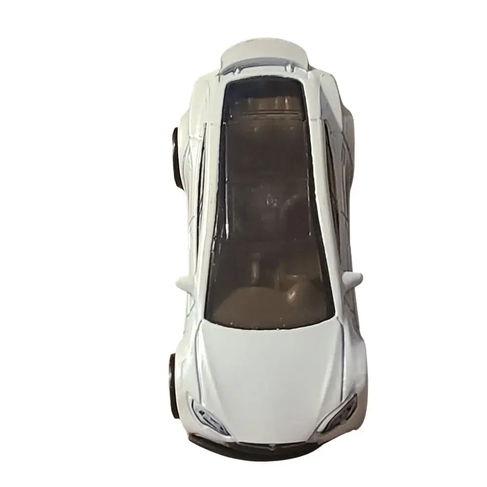 2013 13 Tesla Model S Collectible 1/64 Scale Diecast Diorama Model